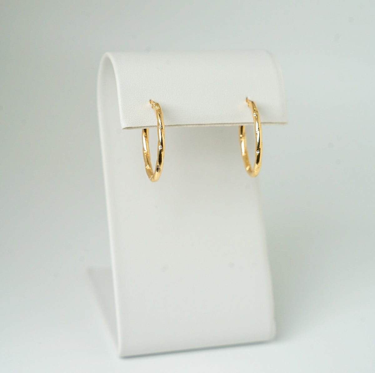18K Gold Textured Oval Hoop Earrings